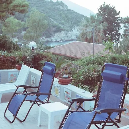 Villa Two Steps From The Sea *