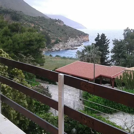 Villa Two Steps From The Sea *